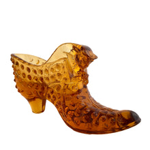 Load image into Gallery viewer, Put a spring in your step with this vintage colonial amber Hobnail pressed glass slipper shoe with cat. Crafted by Fenton Art Glass, USA, 1959 - 1982. Collect all the colours!
It's in excellent condition, no chips.
Measures 5 3/4 x 1 1/2 x 3 inches
