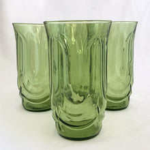 Load image into Gallery viewer, Add some retro style to your drinkware with the set of 4 vintage "Tulip" flat glass tumblers in green featuring a tulip and swag design. Crafted by Anchor Hocking, USA, circa 1970s. A great addition to your drinkware collection! In excellent condition, free from chips. Measures 3 x 5 inches Capacity 12 ounces