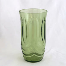 Load image into Gallery viewer, Add some retro style to your drinkware with the set of 4 vintage "Tulip" flat glass tumblers in green featuring a tulip and swag design. Crafted by Anchor Hocking, USA, circa 1970s. A great addition to your drinkware collection! In excellent condition, free from chips. Measures 3 x 5 inches Capacity 12 ounces