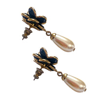 Load image into Gallery viewer, Jacks Daughter of All Trades Vintage Antique Mid-Century Kitsch Store Shop Reseller Etsy Shopify Toronto Canada Free Porch Pick Up Local Delivery Worldwide Shipping Judy Weinberg Unique Collectible Flea Market Style Swarovski pair black faceted cut crystal stud flowers shaped earrings gold-toned metal drop faux pearls 1980s elegant costume jewellery jewelry Statement Necklace Retro Glam Sustainable Fashion