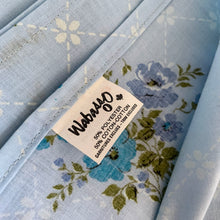 Load image into Gallery viewer, In excellent condition free from stains/tears. Original label present and colours are vivid and appears unused. Fits a double/full size mattress 54 x 75 inches or 137 x 190 centimeters.