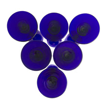 Load image into Gallery viewer, Bottom view of the champagne flutes.