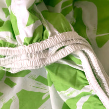 Load image into Gallery viewer, Jacks Daughter of All Trades Vintage Antique Mid-Century Store Shop Reseller Etsy Shopify Toronto Canada Free Porch Pick Up Local Delivery Worldwide Shipping Judy Weinberg Unique Housewarming Gift Sustainable Gift Home Decor Collectible Collector Farmhouse Cottagecore Cottage Lodge Shabby Chic Industrial Hollywood Regency tiki style Ultracale Green White Bamboo fitted king size poly cotton bed sheet Wamsutta 1970s bedding bed linen bedroom decor crafting quilting dressmaking