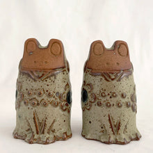 Load image into Gallery viewer, Vintage Knobler stoneware frog salt and pepper shakers, front view showing pair together, moss green navy and brown glaze, 1970s Japan