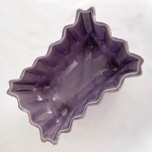 Load image into Gallery viewer, This gorgeous vintage retro lilac purple and white splatter glazed footed ceramic planter features a sawtooth edge (shape 5001). Crafted by USA Pottery, circa 1950s. What can we say, it's absolutely fabulous and any floral arrangement would be fortunate to find itself on display in this vessel! In excellent condition, free from chips/cracks/repairs. Measures approximately 7 7/8 x 5 3/8 x 3 1/4 inches