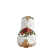 Load image into Gallery viewer, Vintage Old Country Roses bone china shoe features deep pink and yellow roses with gold gilt details. Crafted by Royal Albert, England, 1941 to 1998. A lovely addition to your china collection!
In excellent condition, no chips/cracks/repairs.
Measures 4 1/2 x 1 1/2 x 2 inches