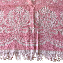 Load image into Gallery viewer, Jacks Daughter of All Trades Vintage Antique Mid-Century Kitsch Store Shop Reseller Etsy Shopify Toronto Canada Free Porch Pick Up Local Delivery Worldwide Shipping Judy Weinberg Unique Housewarming Gift Sustainable Gift Wedding Gift Home Decor Collectible Collector Gift Farmhouse Cottagecore Cottage Lodge Shabby Chic Royal Family pink and white floral reversible cotton terrycloth bath towel Cannon USA 1970s