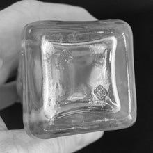 Load image into Gallery viewer, Jacks Daughter of All Trades Vintage Antique Mid-Century Kitsch Store Shop Reseller Etsy Shopify Toronto Canada Free Porch Pick Up Local Delivery Worldwide Shipping Judy Weinberg Unique Housewarming Gift Sustainable Gift Wedding Gift Home Decor Collectible Collector Gift Farmhouse Cottagecore Cottage Lodge Shabby Chic Industrial Presence clear glass salt and pepper shakers Anchor Hocking 2000s tableware