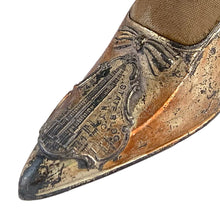 Load image into Gallery viewer, Vintage silver plated Empire State Building pin cushion shoe, having a superb design with an molded Empire State Building panel. A wonderful example of an early 20th century, (1930s), decorative and collectable souvenir.
The shoe is in good general condition, with age-related tarnishing of the silver plating and discolouration to the fabric of the pin cushion. Bottom marked JB 1671.
Measures 5 1/2 x 1 1/2 x 2 1/2 inches