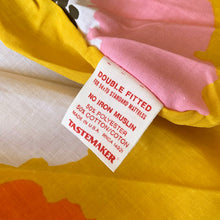 Load image into Gallery viewer, Jacks Daughter of All Trades Vintage Retro Store Shop Reseller Etsy Shopify Toronto Canada Free Porch Pick Up Local Delivery Worldwide Shipping Judy Weinberg Unique Gift Home Decor Farmhouse Cottagecore Cottage Feminine Shabby Chic Bedroom Tastemaker gold Floral Whimsy double full size poly cotton fitted bed sheet orange pink white green flowers Mohawk 1973 flower power bed linens crafting dressmaking