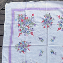 Load image into Gallery viewer, Wilendur Daisy Bouquets Vintage Tablecloth, 48" x 50"