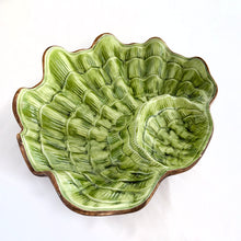 Load image into Gallery viewer, Vintage mid-century figural ceramic green clamshell chip and dip bowl. Crafted by Treasure Craft, USA, circa 1950s. Perfect for entertaining with an nautical or tiki theme!
In very good vintage condition with minor chip to the foot (see photos).
Measures approximately 12 1/2 x 11 x 5 inches