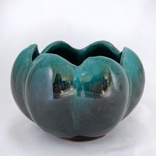 Load image into Gallery viewer, This elegant vintage lotus bowl planter would be a beautiful vessel for your favourite houseplant or succulent. Produced by Blue Mountain Pottery, Canada, circa 1960s. As typical with BMP pottery, the redware pottery is finished with a drip glaze in deep greens and black. Unmarked. Excellent condition, no chips or cracks. Measures 5 x 3 1/2 inches