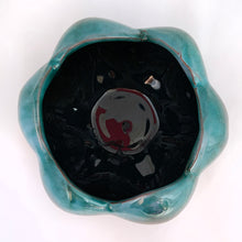 Load image into Gallery viewer, This elegant vintage lotus bowl planter would be a beautiful vessel for your favourite houseplant or succulent. Produced by Blue Mountain Pottery, Canada, circa 1960s. As typical with BMP pottery, the redware pottery is finished with a drip glaze in deep greens and black. Unmarked. Excellent condition, no chips or cracks. Measures 5 x 3 1/2 inches