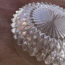 Load image into Gallery viewer, Jacks Daughter of All Trades Vintage Antique Mid-Century Kitsch Store Shop Reseller Etsy Shopify Toronto Canada Free Porch Pick Up Local Delivery Worldwide Shipping Judy Weinberg Unique Housewarming Gift Sustainable Gift Wedding Gift Home Decor Collectible Collector Gift Farmhouse Cottagecore Cottage Lodge Shabby Chic Industrial Diamond Point clear glass serving bowl Indiana Glass USA 1960s 1970s 1980s 1990s tableware