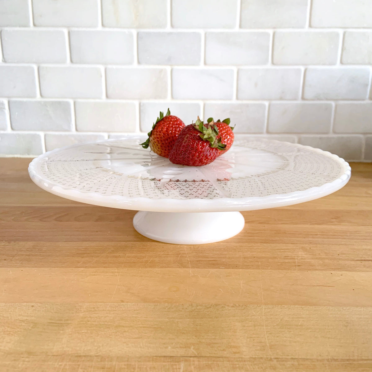 Glass pedestal cake plate top