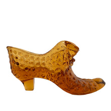 Load image into Gallery viewer, Put a spring in your step with this vintage colonial amber Hobnail pressed glass slipper shoe with cat. Crafted by Fenton Art Glass, USA, 1959 - 1982. Collect all the colours!

It's in excellent condition, no chips.

Measures 5 3/4 x 1 1/2 x 3 inches
