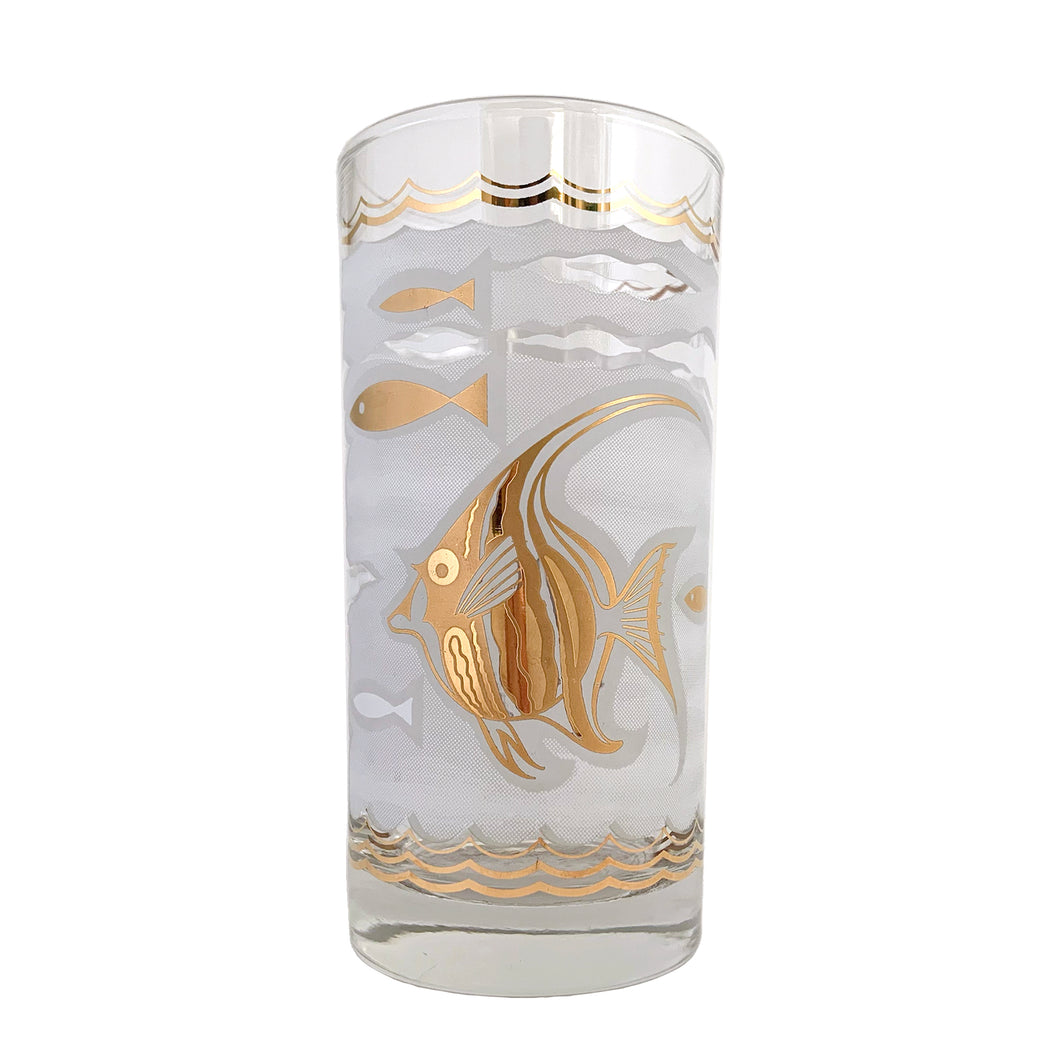 This stunning set of six mid-century era vintage highball glass tumblers are decorated with 22 karat gold angelfish and white seahorses, swimming in a frosted sea of waves with small stylized fish in gold and white in between scalloped gold borders. Crafted by Libbey Glass, USA, 1950s. These beauties will add an exquisite touch of Hollywood Regency style to any occasion - indulge your guests with these truly spectacular cocktail glasses while amping up the glam factor of your bar cart!