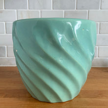 Load image into Gallery viewer, Vintage aqua round swirl ceramic stoneware planter featuring. Crafted by Robinson Ransbottom Pottery Co., USA, 1950s. A beautiful piece to add to your art pottery collection and plant up your favourite plants!

In excellent condition, no chips/cracks/repairs. Manufacturer&#39;s glaze pops. Maker&#39;s marks.

Measures 7 3/8 x 6 5/8 inches
