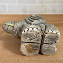 Load image into Gallery viewer, Artesania Rinconada elephant figurine, bottom view showing four rounded feet with white toenail detail and incised leaf motif, handmade art pottery, Uruguay, vintage
