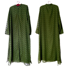 Load image into Gallery viewer, Vintage boho style mid-length avocado green wavy chiffon Kaftan top buttoned coat dress with nehru collar, slide slits and complimentary slip dress, size 14. Both pieces are 100% polyester. Crafted by Mlll Gabrielle, Bangladesh, 1980s.

In excellent condition, no tears/stains.

Size 14

Measurements
Shoulders 14 3/4 inches
Bust 21 inches
Waist 23 1/2
Hip 26 1/2 inches
Length 53 inches
