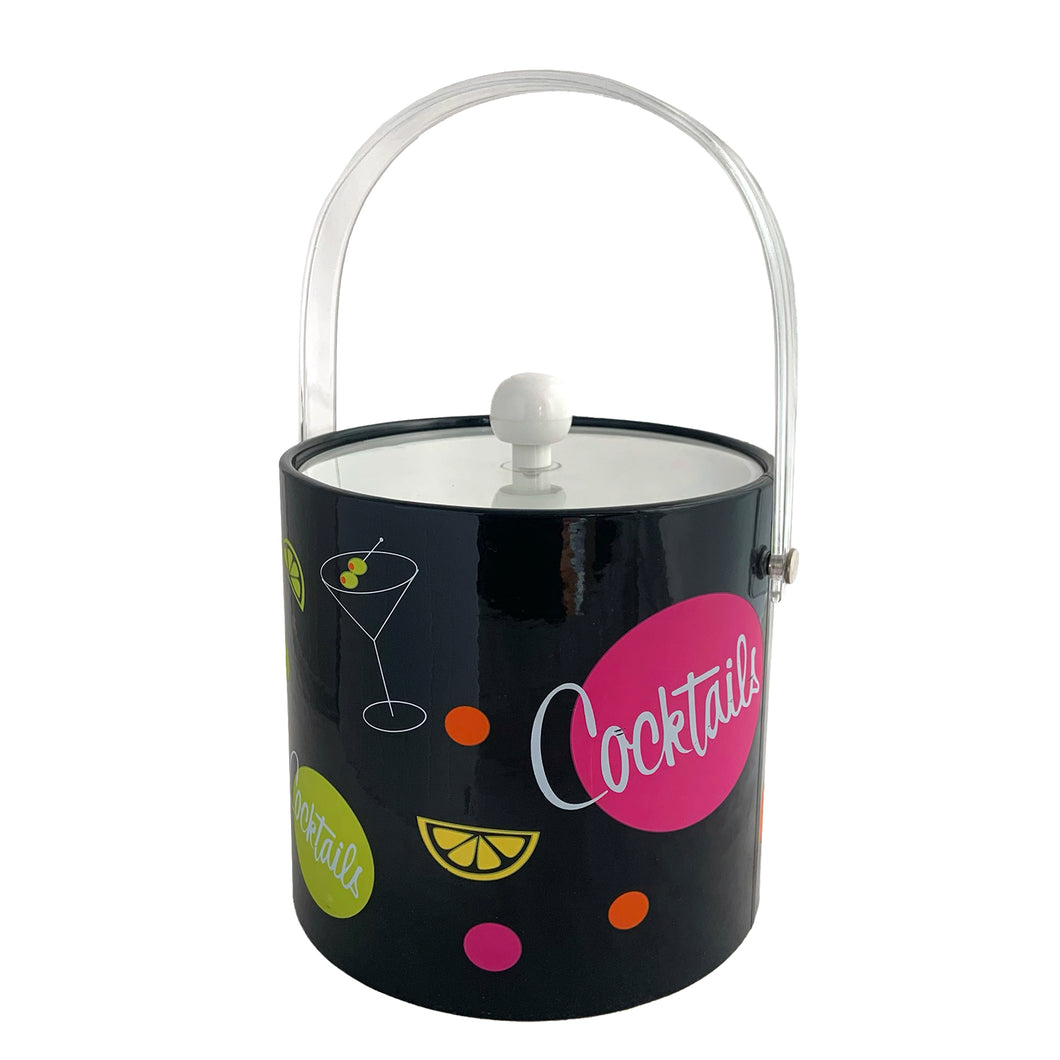 Fabulous vintage black ice bucket featuring colourful cocktail graphics, complemented by a clear lucite lid and handle with white lining and knob. Made in Taiwan, 1970s. Add the fun factor to your retro barware collection!

The bucket is in great vintage condition with minor wear, see photos.

Measures 7 1/2 x 8 1/2 inches (12 1/4 with handle extended)