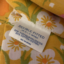 Load image into Gallery viewer, Jacks Daughter of All Trades Vintage Mid-Century Modern Store Shop Reseller Etsy Shopify Toronto Canada Free Porch Pick Up Local Delivery Worldwide Shipping Judy Weinberg Unique Gift Home Decor Farmhouse Cottagecore Cottage Feminine Shabby Chic Blossoms Here and There double full size flat fitted bed sheet Wamsutta 1970s mod flower power
