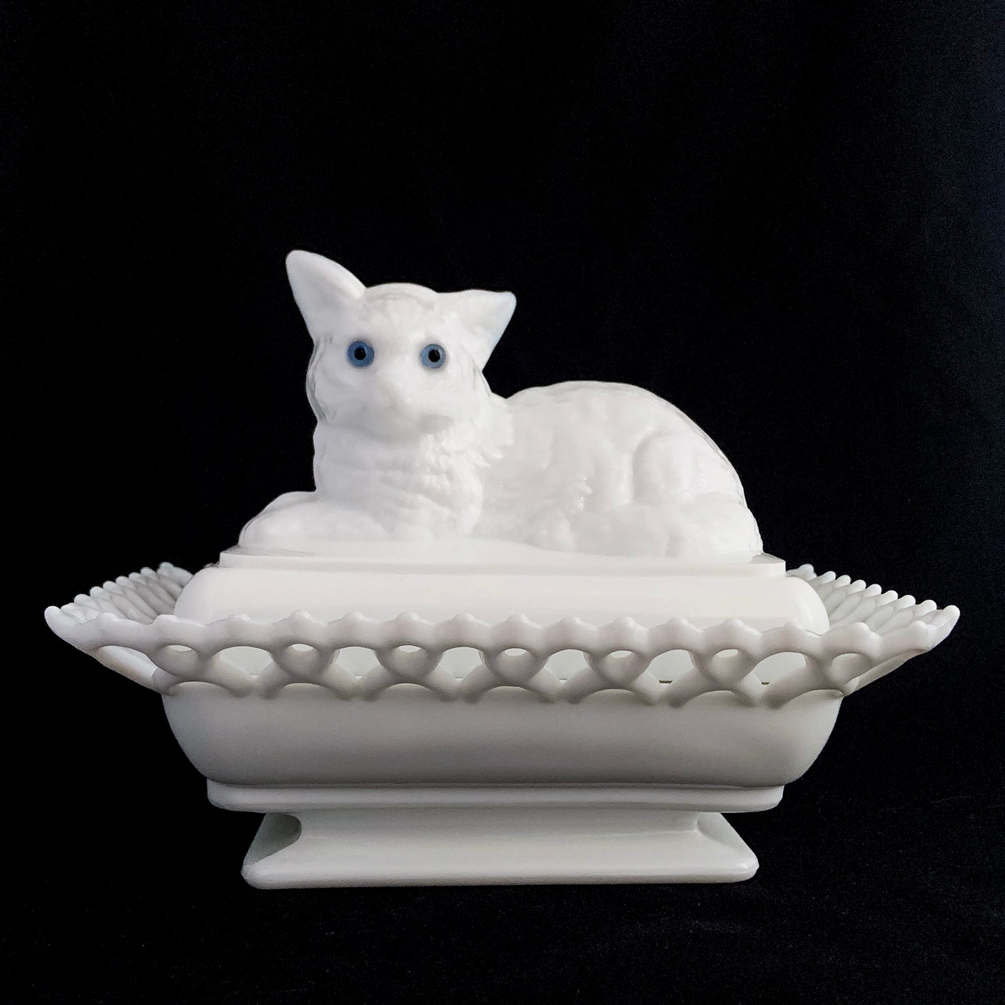 Vintage Blue Eyed Cat on Nest Lace Edge Milk Glass Dish Westmoreland Glass USA