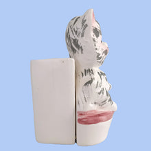 Load image into Gallery viewer, RARE vintage mid-century era kitsch anthropomorphic ceramic wall pocket planter featuring two cats sitting atop a pink cushion. Crafted by Lefton, Japan, 1950s. The perfect addition to your planter or cat collection!  In great vintage condition, tiny flea bite of the pink ear, no cracks/repairs. Marked ESD Japan Hand Painted 7229.  Measures 4 3/4 x 3 1/4 x 5 1/4 inches

