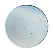 Load image into Gallery viewer, Bottom view of a vintage 1L German Westerwald salt-glazed stoneware stein showing the unmarked base
