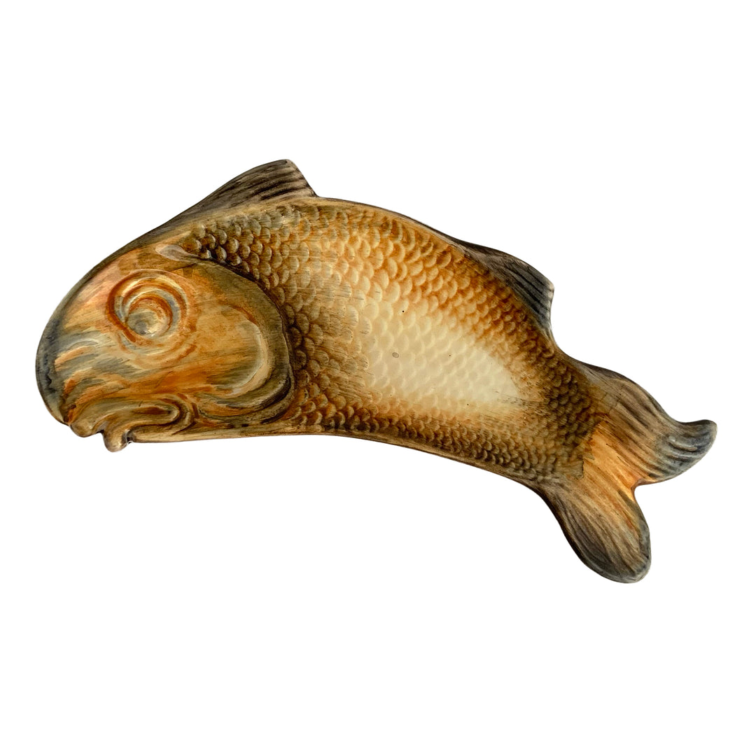 Vintage hand painted ceramic Majolica style figural fish serving platter, plates, dishes and sauce boat in shades of yellow, ochre and gray. Crafted by R. B. Ceramiche Artistiche, Italy, 1960s. This unique tableware is perfect for fish lovers!