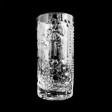 Vintage Flora glass tumbler. Designed by Oiva Toikka in 1966 first for Nuutajarvi and then for Iittala of Finland (production 1966-1978). The perfect piece of artful glass to grace your tablescape!

In excellent condition, no chips.

Measures 2 1/2 x 5 1/8 inches

Capacity 12 ounces