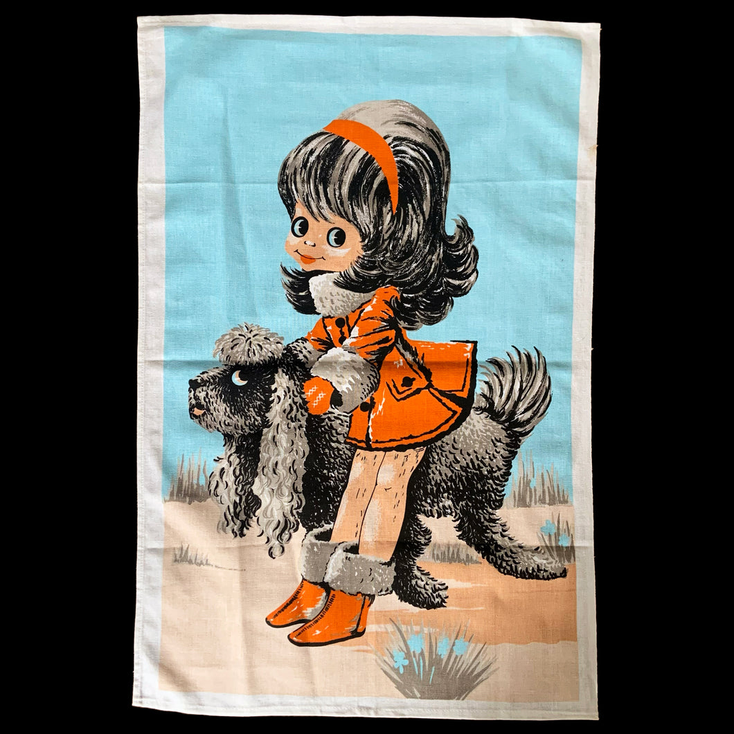 Pretty vintage kitschy white cotton tea towel featuring a girl dressed in red dress petting her shaggy black and gray dog against a bright blue sky.

In excellent condition, free from stains/tears.

Measures 18 x 27 inches