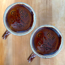 Load image into Gallery viewer, Jacks Daughter of All Trades Vintage Antique Mid-Century Modern Store Shop Reseller Etsy Shopify Toronto Canada Free Porch Pick Up Local Delivery Worldwide Shipping Judy Weinberg Unique Housewarming Sustainable Home Decor Collectible Collector Gift Farmhouse Cottagecore Cottage Grannycore Shabby Chic Pair Two glossy brown drip glaze mugs Hull Pottery 1960s hot beverage coffee tea chocolate soup retro oven-proof tableware
