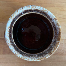 Load image into Gallery viewer, Vintage glossy brown drip glazed covered sugar bowl. Crafted by Hull Pottery, USA, 1960s. A beautiful piece to add to your tableware!

In excellent condition, no chips/cracks/repairs. Maker&#39;s marks.

Measures 4 x 4 1/4 inches
