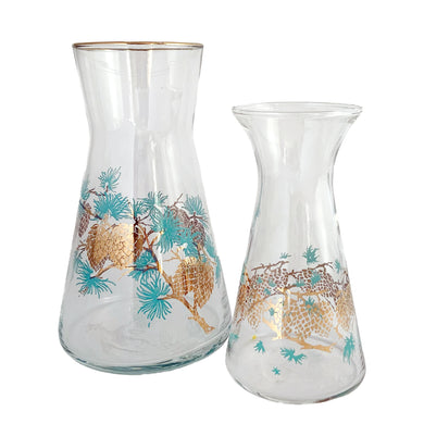 Vintage gold and aqua pine cone clear glass carafes. Two options available, 32 ounces with gold rim; and 12 ounces with plain rim. Designed by David Douglas for Libbey Glass, USA, 1950s. A fabulous addition to your barware collection!  In excellent condition, no chips or wear.  Measure 4 1/2 x 7 1/1 inches