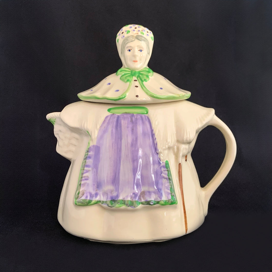 Vintage cream coloured figural 