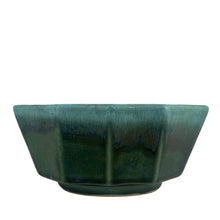 Load image into Gallery viewer, Vintage mid-century oval decagon green drip glaze pottery planter. Number 447. Crafted by Hull, USA, circa 1950s. Perfect for succulents or your favourite houseplant.

In excellent condition, free from chips/cracks/repairs.

Measures 6 7/8 x 4 1/4 x 2 5/8 inches
