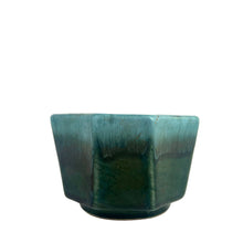 Load image into Gallery viewer, Vintage mid-century oval decagon green drip glaze pottery planter. Number 447. Crafted by Hull, USA, circa 1950s. Perfect for succulents or your favourite houseplant.

In excellent condition, free from chips/cracks/repairs.

Measures 6 7/8 x 4 1/4 x 2 5/8 inches
