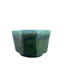 Load image into Gallery viewer, Vintage mid-century oval decagon green drip glaze pottery planter. Number 447. Crafted by Hull, USA, circa 1950s. Perfect for succulents or your favourite houseplant.

In excellent condition, free from chips/cracks/repairs.

Measures 6 7/8 x 4 1/4 x 2 5/8 inches
