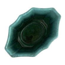 Load image into Gallery viewer, Vintage mid-century oval decagon green drip glaze pottery planter. Number 447. Crafted by Hull, USA, circa 1950s. Perfect for succulents or your favourite houseplant.

In excellent condition, free from chips/cracks/repairs.

Measures 6 7/8 x 4 1/4 x 2 5/8 inches
