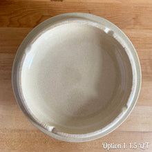 Load image into Gallery viewer, Vintage green spongeware lidded casserole. Robinson Ransbottom Pottery Co., 1990s. Oven-safe and impeccable quality to last for years to come. Bring a touch of charm and character to your farmhouse or cottage kitchen and impress your guests with a stunning oven-to-table presentation.

In excellent used condition, no chips/cracks/repairs, age-related crazing and manufacturer&#39;s glaze pops. Maker&#39;s marks on the bottom.

1.5 Quarts: 9 3/8 x 8 1/4 x 5 3/4 inches 
