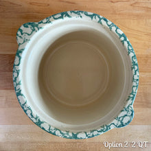 Load image into Gallery viewer, Vintage green spongeware lidded casserole. Robinson Ransbottom Pottery Co., 1990s. Oven-safe and impeccable quality to last for years to come. Bring a touch of charm and character to your farmhouse or cottage kitchen and impress your guests with a stunning oven-to-table presentation.

In excellent used condition, no chips/cracks/repairs, age-related crazing and manufacturer&#39;s glaze pops. Maker&#39;s marks on the bottom.

2 Quarts: 9 5/8 x 8 3/8 x 6 3/4 inches
