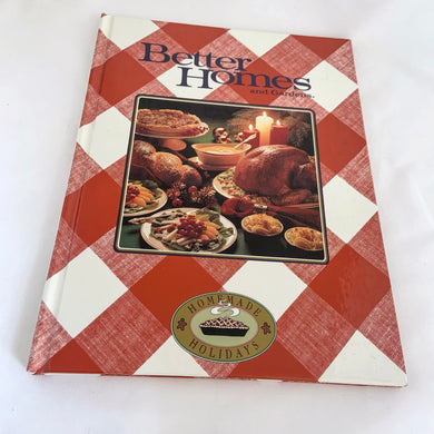 Better Homes and Gardens is known for its fabulous cookbooks. This hardcover cookbook focuses on Homemade Holiday recipes along with gift giving and kids crafting ideas. Its 80 pages are filled with amazing  recipes along with many colour photographs. Originally published by Meredith Corporation, USA, 1990.  In excellent condition with normal age-related yellowing.