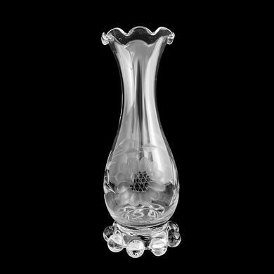 Lovely vintage clear Imperial Candlewick footed bud vase cut with WJ Hughes Corn Flower pattern with ruffled edge. Imperial Glass, 1950s. Another classic piece for your posies!

Excellent condition, no chips.

Measures 2 1/4 x 6 inches