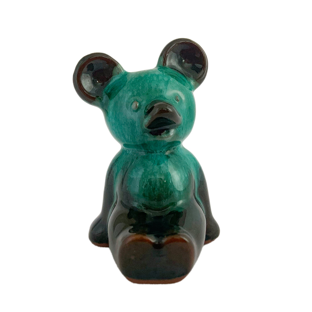 Adorable vintage green drip glazed Koala Bear art pottery figurine. Crafted by Blue Mountain Pottery, Canada, circa 1970s. Add this sweet little bear to your BMP collection!  In excellent condition, free from chips/repairs.   Measures 3 3/4 inches tall   