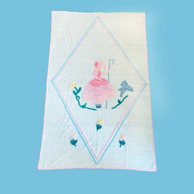 Lovely vintage Little Bo Peep and her sheep themed chenille cotton bedspread with tufted design in shades of pink, yellow, blue, green, gray, black and white. This classic shabby chic bed covering is perfect to enhance your nursery core decor!

In excellent condition, no stains or tears.

Measures 40 1/2 x 64 inches