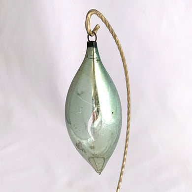 Vintage hand blown pale aqua teardrop mercury glass Christmas tree ornament.

In vintage condition. Made in Germany.

Measures 4 1/4 inches

Toronto Holiday Decor