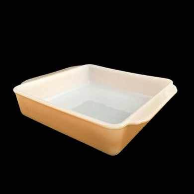 Fabulous find, in this vintage peach lustre milk glass square baking dish. Produced by Anchor Hocking, circa 1950s. A great oven safe dish for baking delicious crisps, cobblers and cakes! In excellent used condition, free from chips/cracks. Measures 10 1/4 x 8 5/8 x 2 1/4 inches