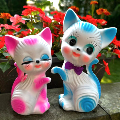 Adorable kitschy pink and blue kitty cat couple Bun-Bun chalkware figurines with the sweetest expressions and fabric bows. Crafted in Taiwan, 1970s. New old stock in original box. Cute doesn't quite capture these sweethearts!

In excellent condition, new in original shipping box.

Pink measures 2 7/8 x 2 5/8 x 6 1/8 inches

Blue measures 4 x 2 7/8 x 7 inches